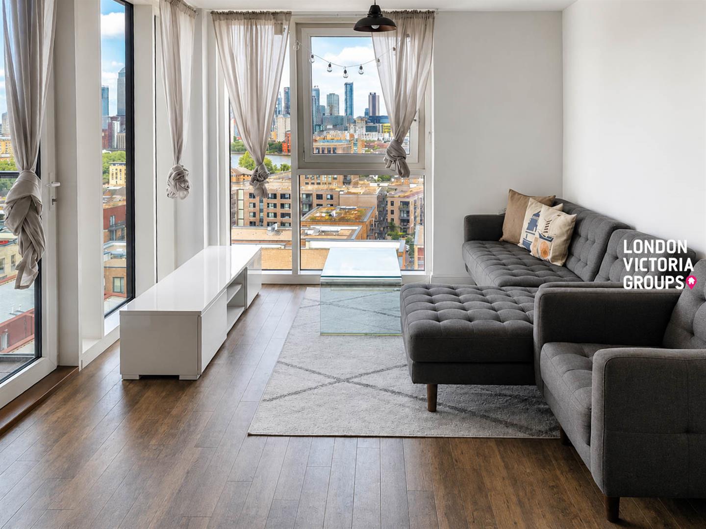 2 bed property in Oslo Tower, Naomi Street, London